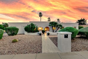 Exterior - 4BR retreat w/ heated pool & backyard (Scottsdale)
