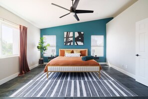 5 bedrooms, desk, iron/ironing board, travel cot