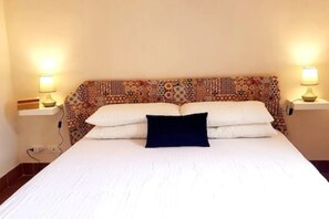 2 bedrooms, free WiFi, bed sheets - The sweet notes (Vampolieri)