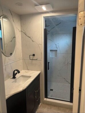 Shower, hair dryer, towels, soap -     Newly Updated Buffalo Home Near Downtown (Buffalo)