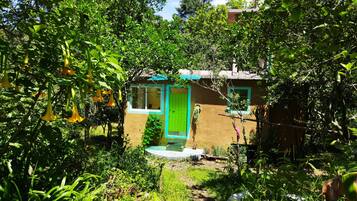 Habitación triple tradicional, 1 habitación, vista a la montaña | Terraza o patio