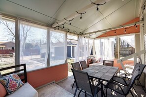 屋外ダイニングエリア