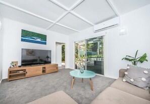 Smart TV, stereo