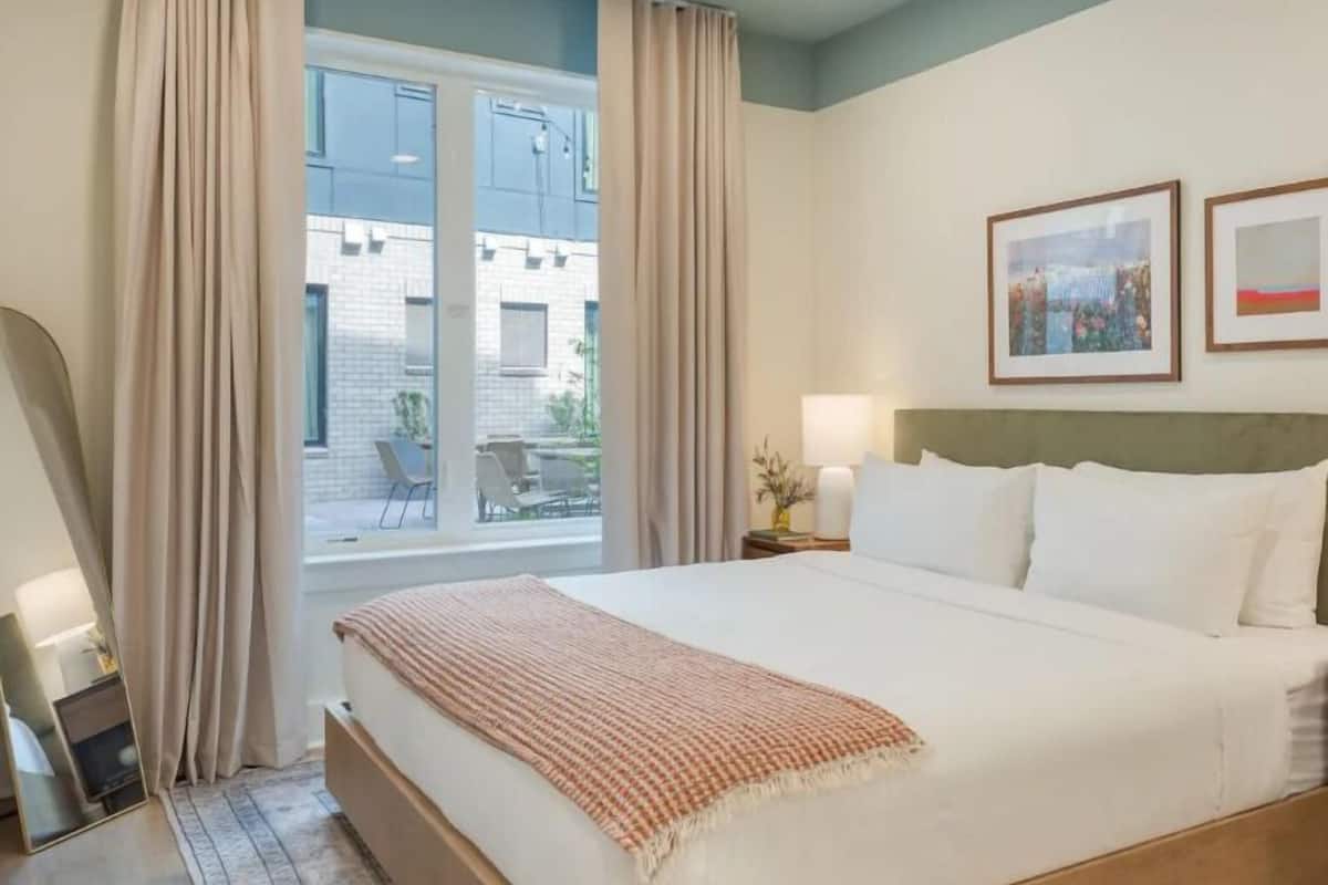 1 Bedroom Queen Suite