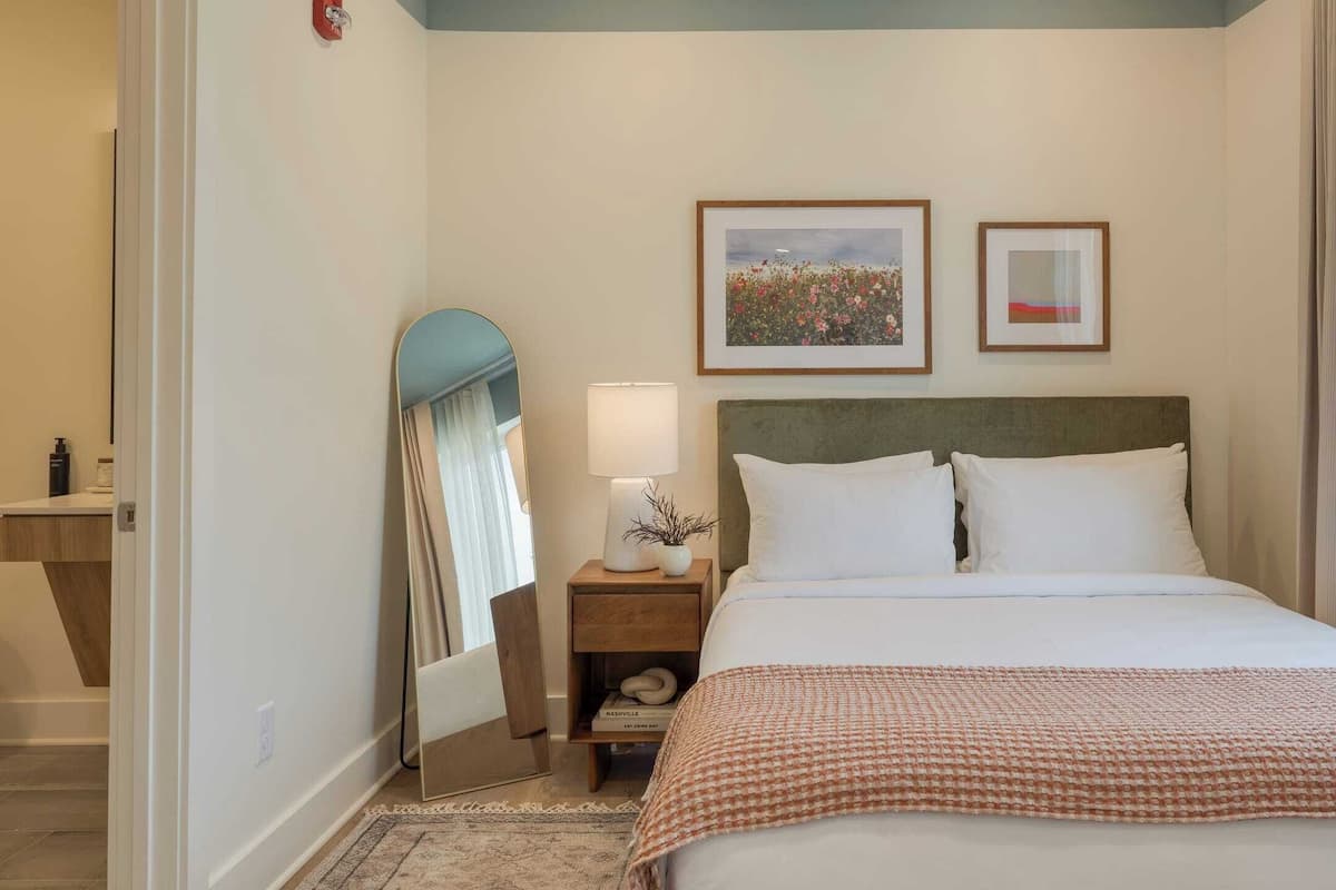 Suite, accesible en silla de ruedas (1 Bedroom) | 2 dormitorios y ropa de cama de alta calidad