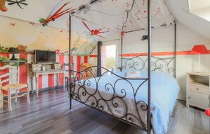 2 habitaciones, tabla de planchar con plancha y cuna de viaje 