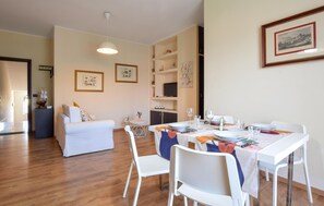 Dining - Gorgeous apartment in Trappitello with WiFi (Trappitello)