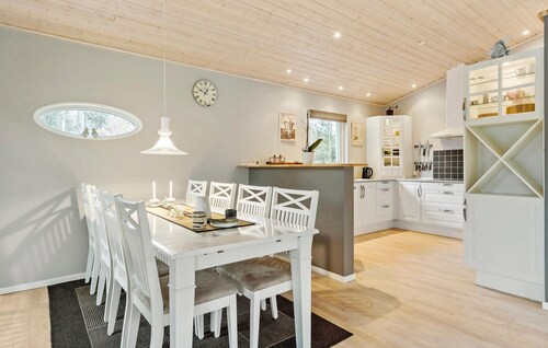 Amazing home in Højslev with sauna