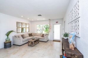 Smart TV, chimenea y tenis de mesa 