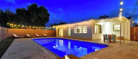 Outdoor pool, a heated pool