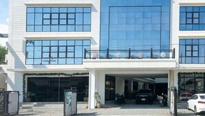 Exterior - RedDoorz @ Occazia Hotel Pampanga (Bacolor)