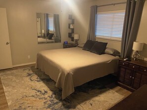 3 soverom, skrivebord, wi-fi (inkludert) og sengetøy