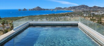 Arch views, Infinity Pool, Cozy, Close to Beaches