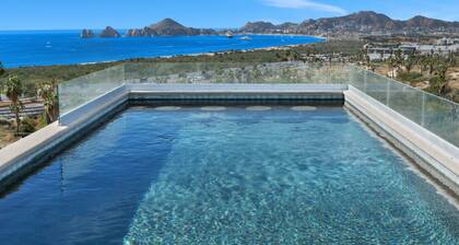 Arch views, Infinity Pool, Cozy, Close to Beaches
