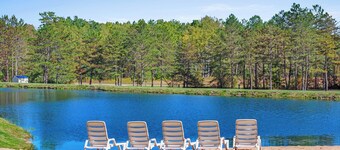 Sleeps 40-  12 Bedroom/12 Bath Lodge on 80 acres with 26' x 52' Great Room