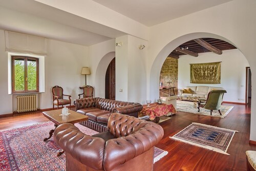 Villa Madonna del Giglio by MMega