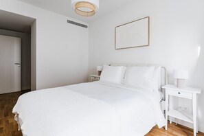 2 slaapkamers, een strijkplank/strijkijzer, wifi, beddengoed