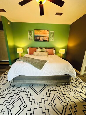 4 habitaciones, tabla de planchar con plancha, wifi y ropa de cama