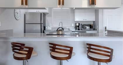 Cactus Golf Villa at Palm Desert Resort - fire pit, patio, golf course view