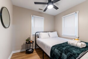 2 bedrooms, iron/ironing board, free WiFi, bed sheets