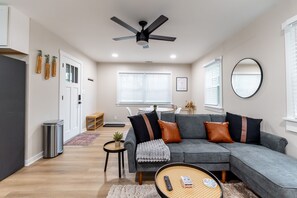 Smart TV - Lakeside Oasis Cottage - Indian Lake! (Lakeview)