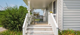 Sugar Grove Farmhouse - Hocking Hills! - Hot Tub!