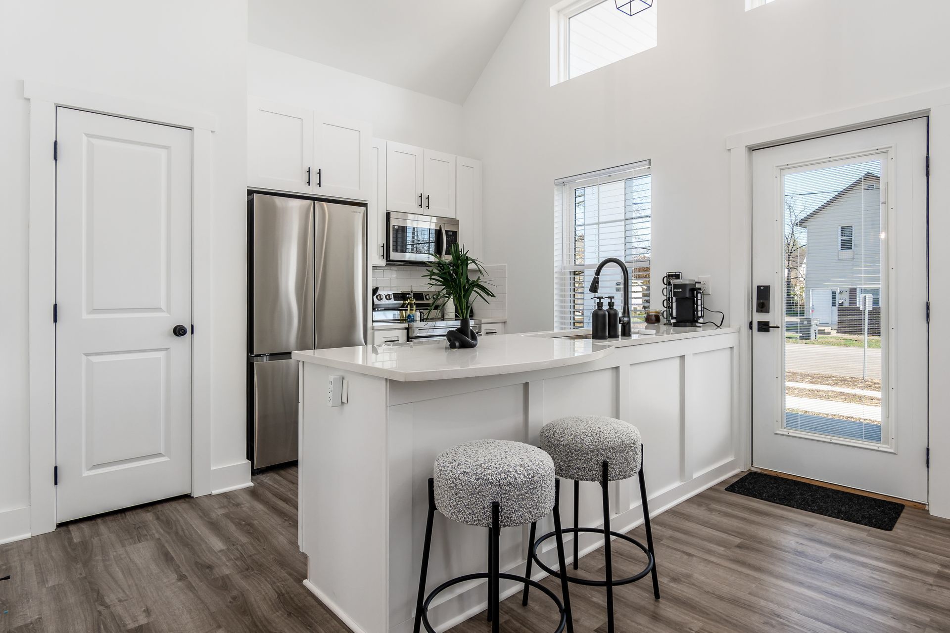 雪櫃、微波爐、焗爐、爐具