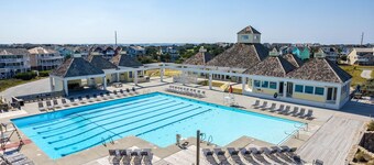 Starfish Serenade: Pet-Friendly, Hot Tub, Game Room, Community Pool Access