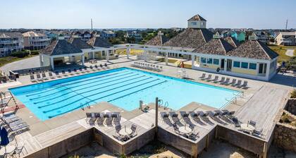 Starfish Serenade: Pet-Friendly, Hot Tub, Game Room, Community Pool Access