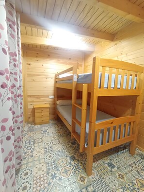 3 quartos, Wi-Fi de cortesia, roupa de cama