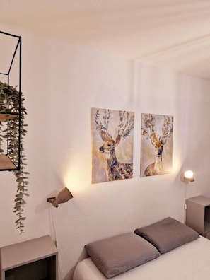 2 Schlafzimmer, Schreibtisch, Bügeleisen/Bügelbrett, kostenloses WLAN
