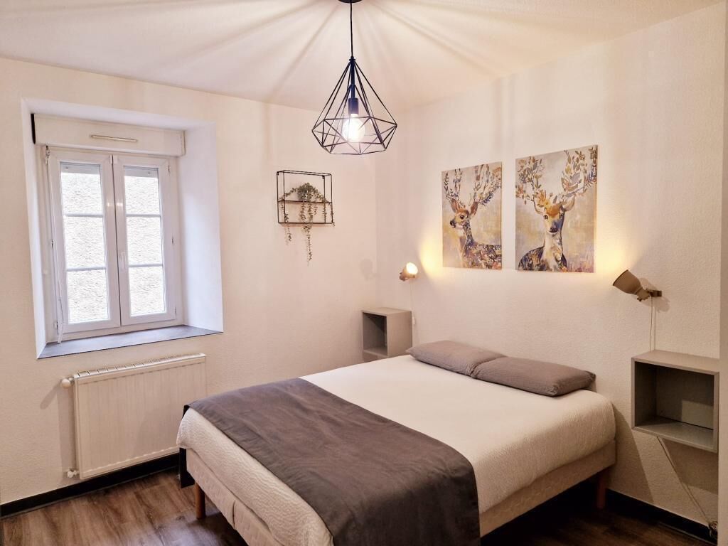 2 Schlafzimmer, Schreibtisch, Bügeleisen/Bügelbrett, kostenloses WLAN