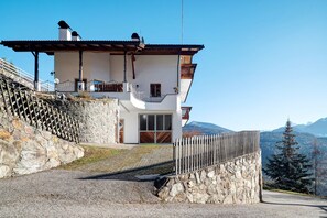 Exterior - Apartment 'Malsethhof' with Mountain View, Private Terrace and Wi-Fi (Villanders)