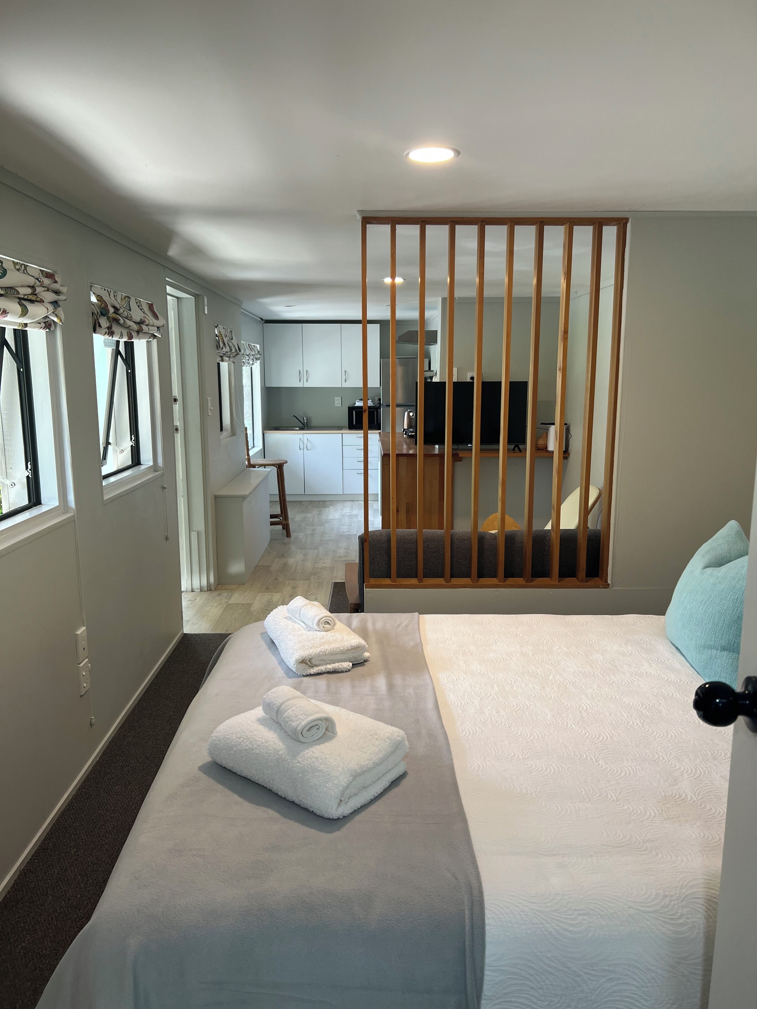 1 slaapkamer, een strijkplank/strijkijzer, gratis wifi, beddengoed