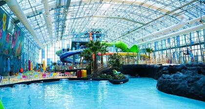 6-seater Golf Cart, Pool, Kayak Launch, 5 min to Beach Access | My Beach Getaways