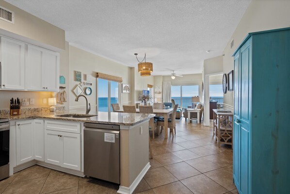 Fridge, microwave, oven, stovetop - Pools, Gym, Hot Tub, Wifi | Private Balcony | Ocean Front Views | My Beach Getaways (Orange Beach)