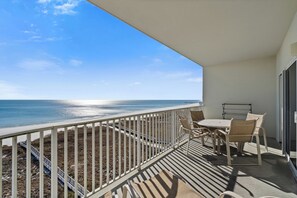 Outdoor dining - Pools, Gym, Hot Tub, Wifi | Private Balcony | Ocean Front Views | My Beach Getaways (Orange Beach)
