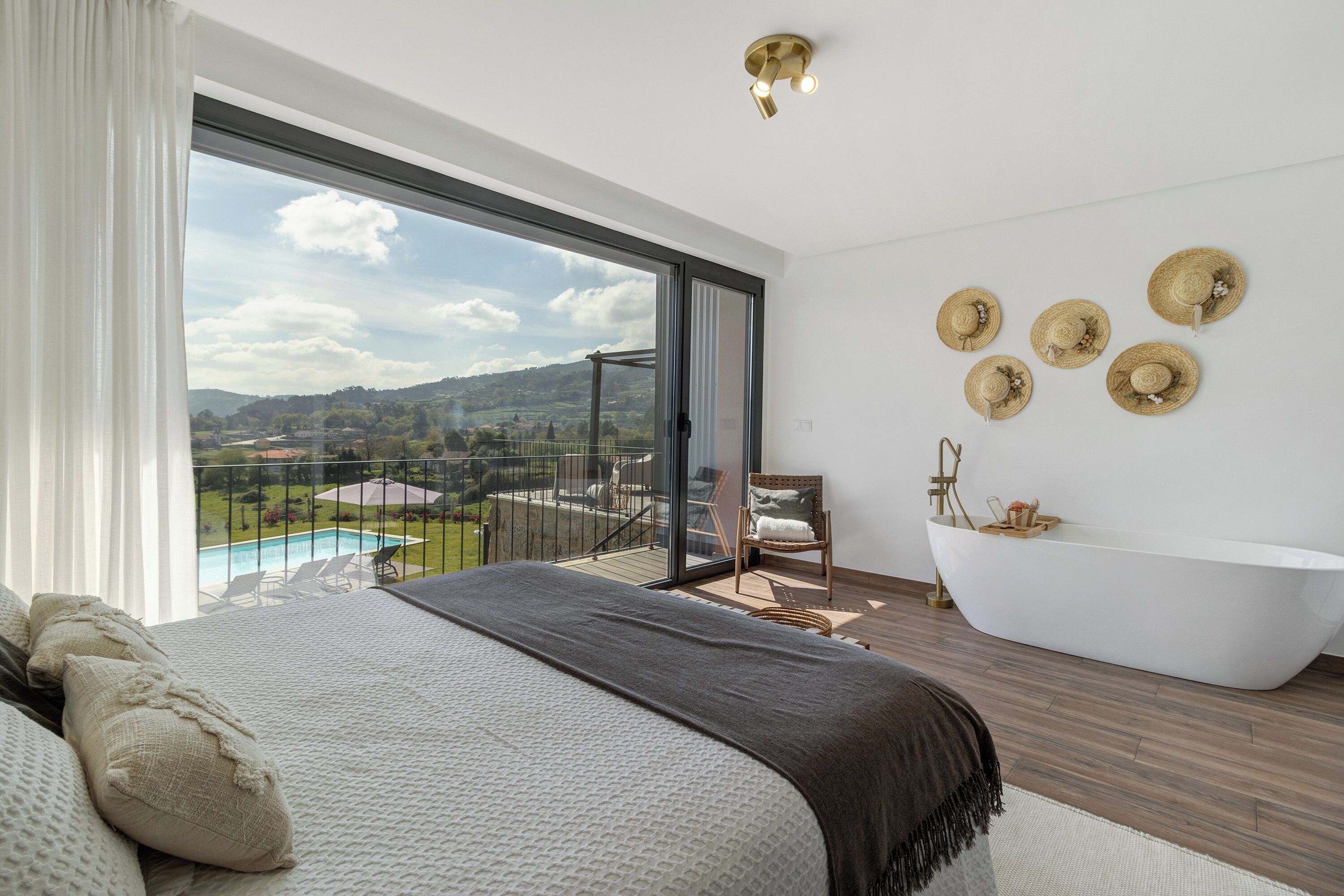 2 chambres, fer et planche à repasser, Wi-Fi gratuit, draps fournis