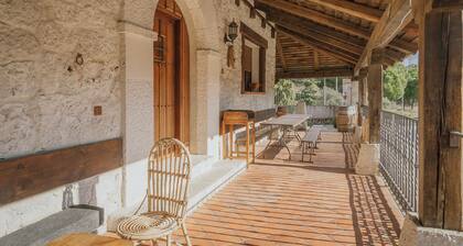 Country House 'El Pico Llanillo' with Mountain View, Private Pool and Wi-Fi