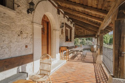 Country House 'El Pico Llanillo' with Mountain View, Private Pool and Wi-Fi