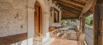 Country House 'El Pico Llanillo' with Mountain View, Private Pool and Wi-Fi