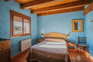 7 makuuhuonetta, ilmainen Wi-Fi, vuodevaatteet