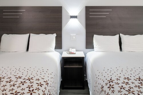 Beach Inn - A Huntington Beach Motel