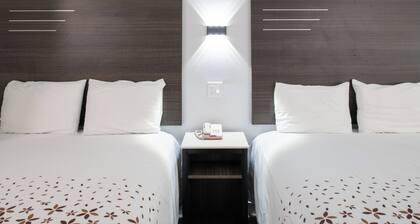 Beach Inn - A Huntington Beach Motel