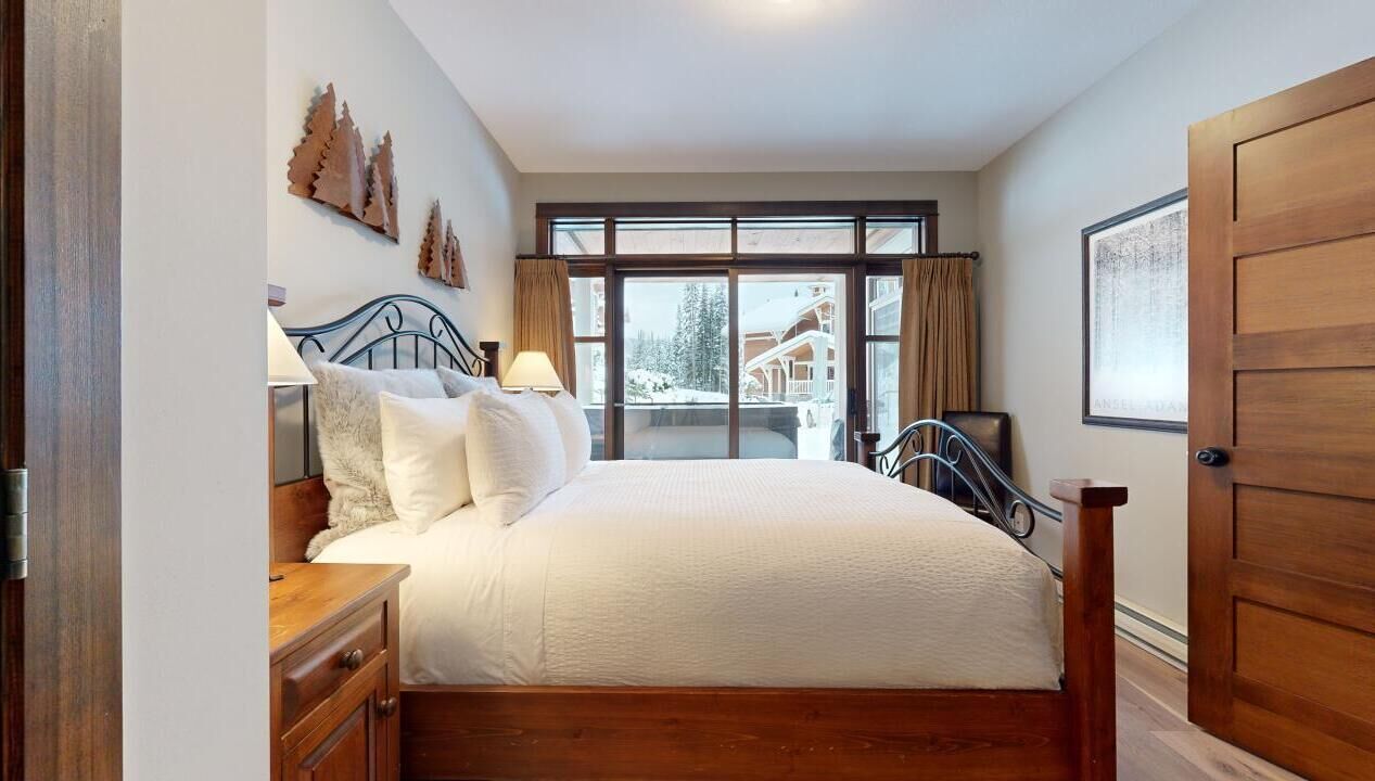 2 bedrooms, internet, bed sheets, wheelchair access