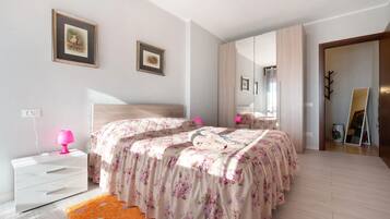 1 chambre, fer et planche Ă repasser, Wi-Fi gratuit, draps fournis