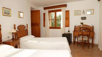 1 quarto, Wi-Fi de cortesia, roupa de cama