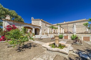 Property grounds - Holiday Apartment Son Malero with Shared Pool & Wi-Fi (Calvia)