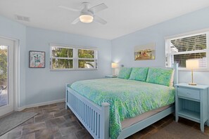 3 bedrooms, desk, iron/ironing board, free WiFi - Hav'Anna Daydreamin': Pool, 1 Block to Beach by Anna Maria Life Vacation Rentals (Anna Maria)