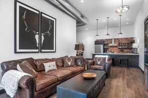 Smart-tv och eldstad